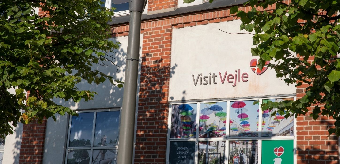 VisitVejle tourist agency seen from the outside on a summer day