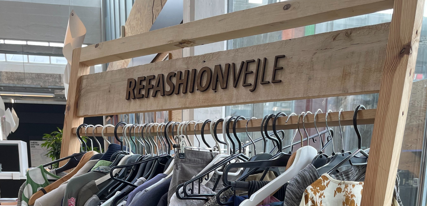 Clothes rack with recycled clothes from ReFashion Vejle